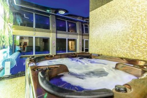 Kuren in Polen: Whirlpool des Hotel Wydma Resort & Spa Mrzezyno Treptower Deep