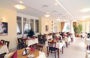 Kuren in Tschechien: Speisesaal im Hotel Grand in Moorbad Anna Lázně Bělohrad