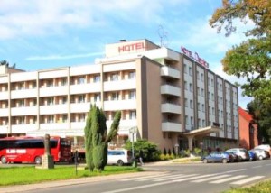 Kuren Polen: Blick auf das Hotel Cieplice in Bad Warmbrunn Cieplice Zdroj