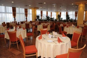 Kuren in Ungarn: Speisesaal im Hunguest Hotel Freya in Zalakaros