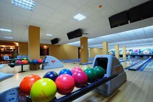Kuren in Polen: Bowling im Wellnesshotel Sandra SPA Karpacz in Krummhübel