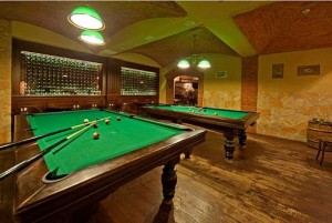 Kuren in Polen: Billard im Wellnesshotel Sandra SPA Karpacz in Krummhübel