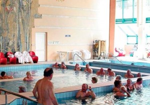 Kuren in Ungarn: Schwimmbad im Heilzentrum - Hunguest Hotel Panorama in Héviz