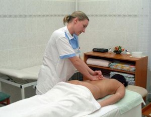 Kuren in Tschechien: Massage im Kurhaus Parkquelle (Sadovy Pramen) in Karlsbad