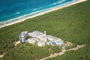 Kuren in Polen: Blick auf das Hotel Senator in Dzwirzyno Kolberger Deep