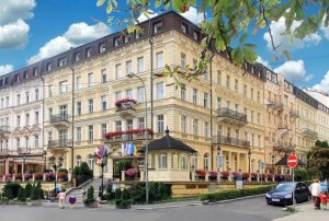 Kuren in Tschechien: Blick auf das Kurhaus Kriván in Karlsbad Karlovy Vary Westböhmen)