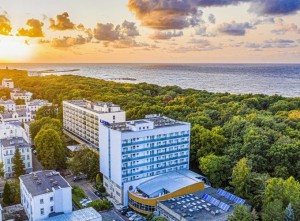 © Lech - Kuren Polen: Außenansicht vom Sanatorium Uzdrowiskowe Lech Kolberg Kolobrzeg Polen