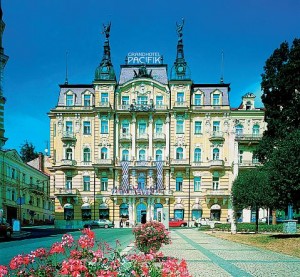 Kuren in Tschechien: Blick auf das Ensana Health Spa Resort Grandhotel Pacifik in Marienbad Mariánské Lázně